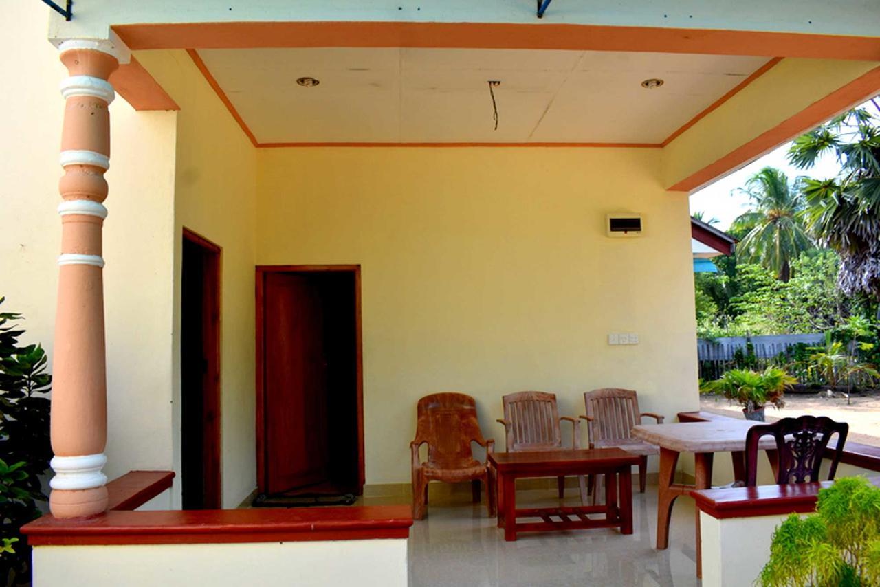 Yaswi Guest House Passikudah Exterior photo