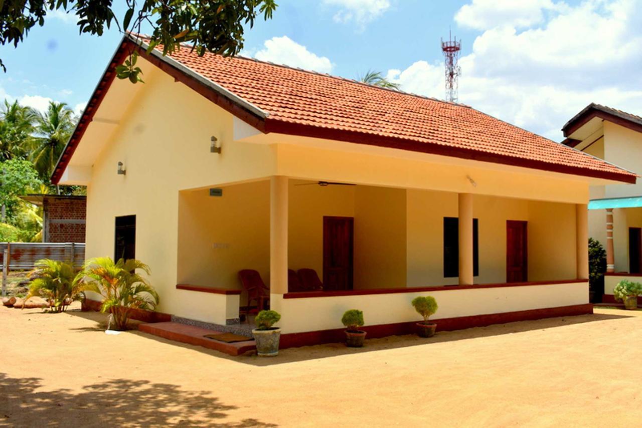 Yaswi Guest House Passikudah Exterior photo