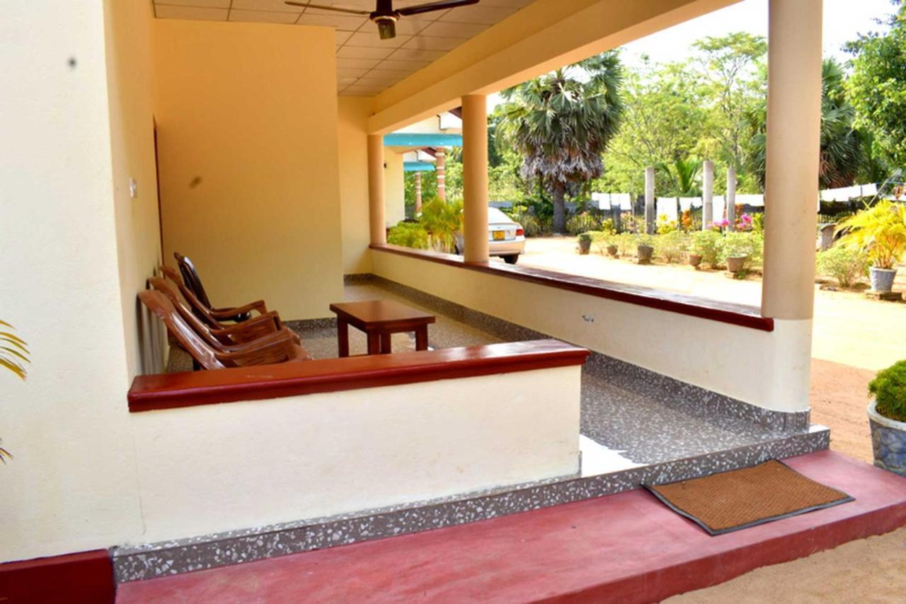 Yaswi Guest House Passikudah Exterior photo