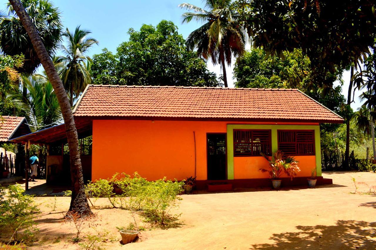 Yaswi Guest House Passikudah Exterior photo