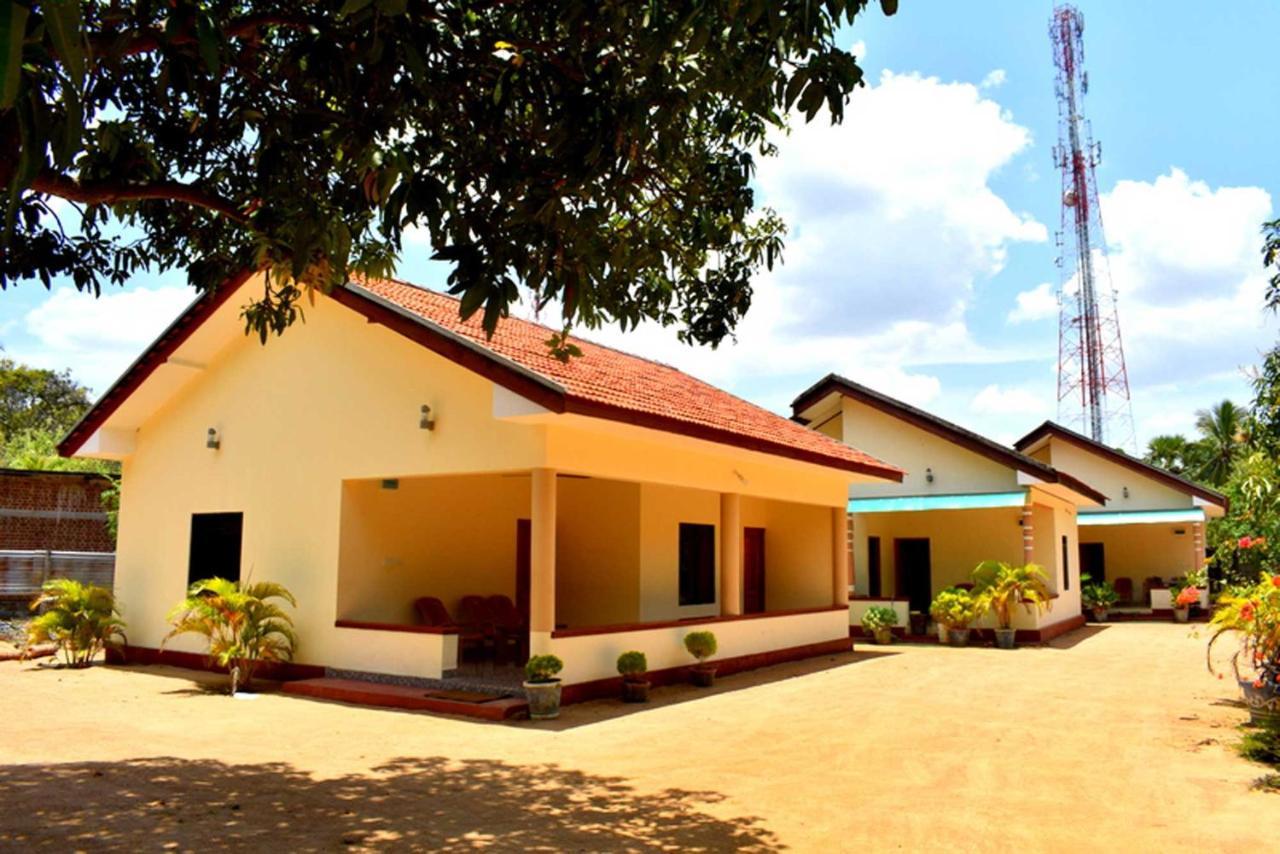 Yaswi Guest House Passikudah Exterior photo