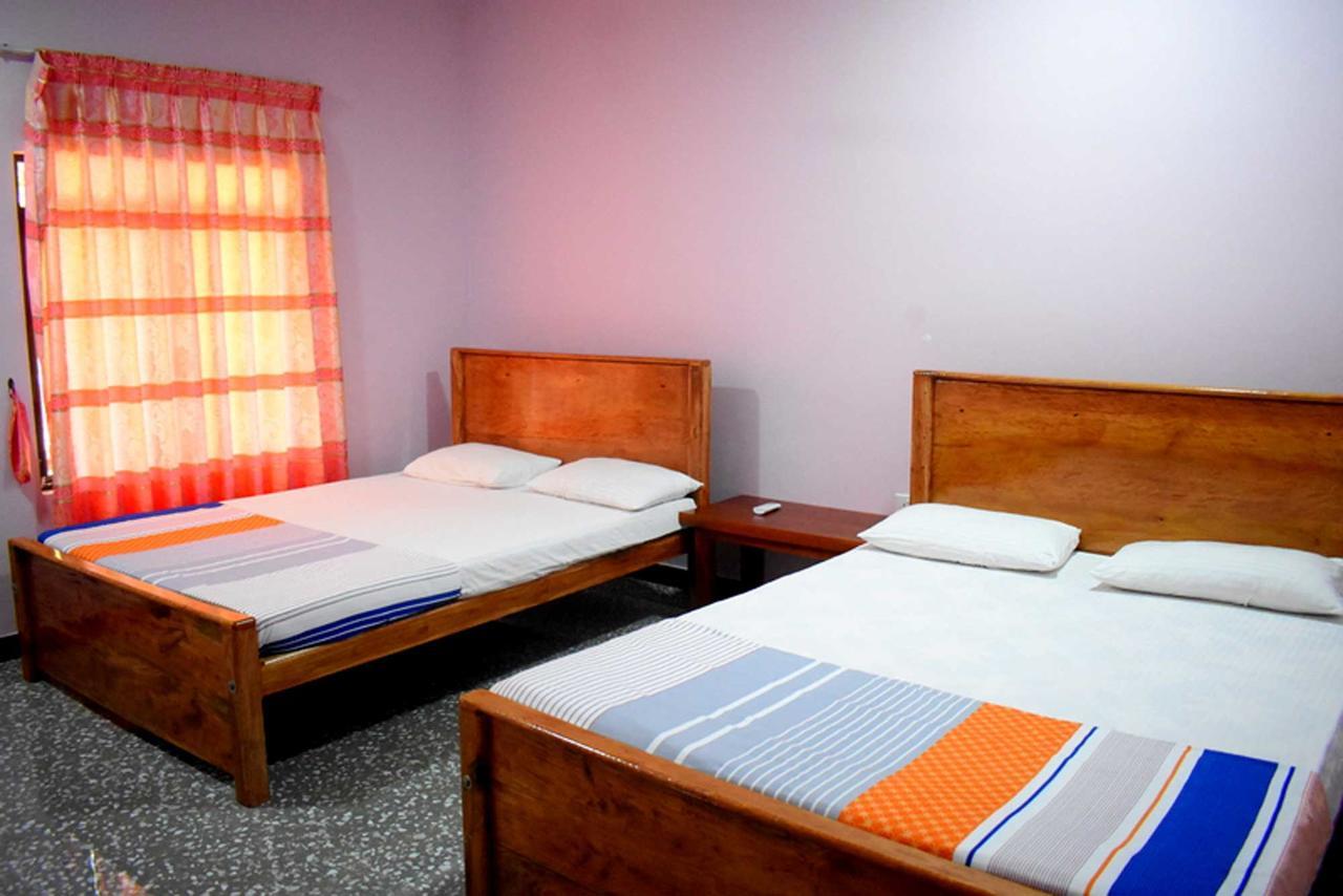 Yaswi Guest House Passikudah Exterior photo